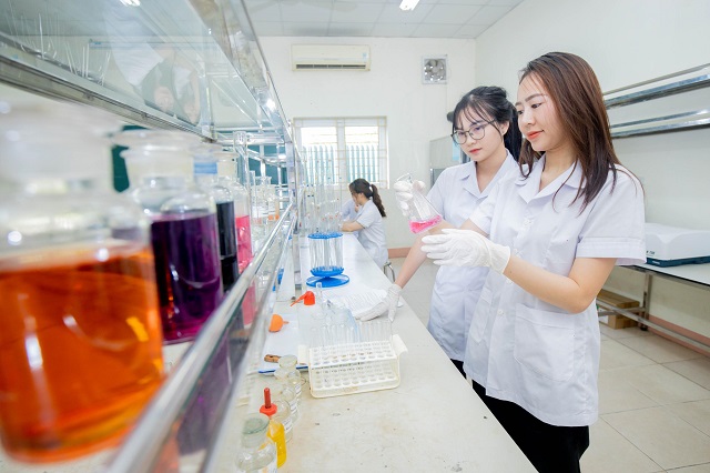 Tiêu chí đánh giá trường tư đào tạo ngành Dược tốt
